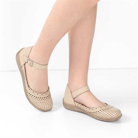 Kadın Bej Bilekten Bantlı Tokalı Deri Ayakkabı