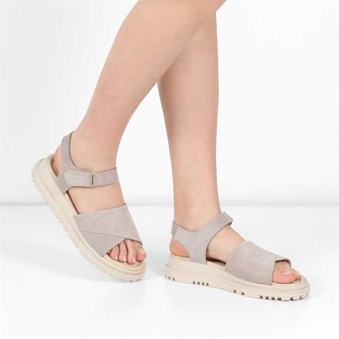 Kadın Bej Bilekten Cırt Cırtlı Süet Deri Sandalet