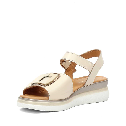 Kadın Bej Bilekten Tokalı Deri Sandalet