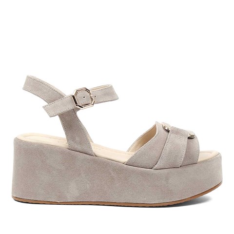 Celal Gültekin Kadın Bej Dolgu Topuklu Süet Deri Sandalet