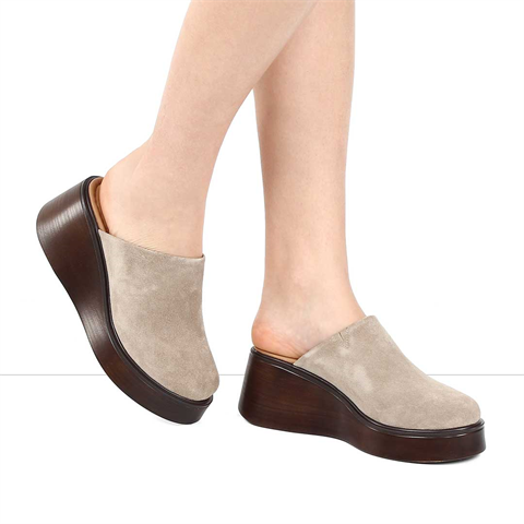 Kadın Bej Dolgu Topuklu Süet Deri Terlik