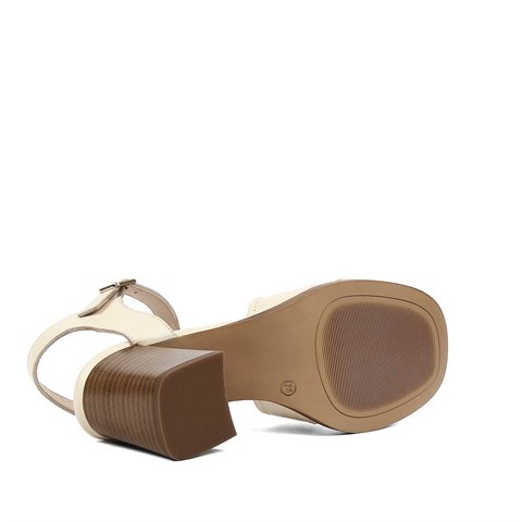 Kadın Bej Kalın Topuklu Deri Sandalet