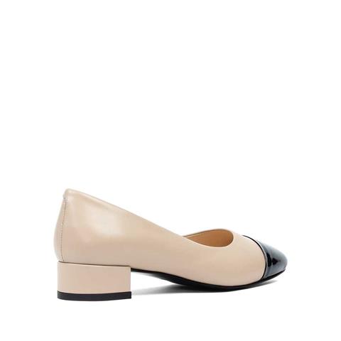 Kadın Bej Kısa Kalın Topuklu Siyah Rugan Deri Klasik Ayakkabı