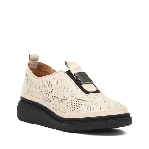 Kadın Bej Lastikli Deri Ayakkabı