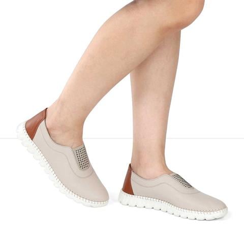 Kadın Bej Lastikli Deri Ayakkabı