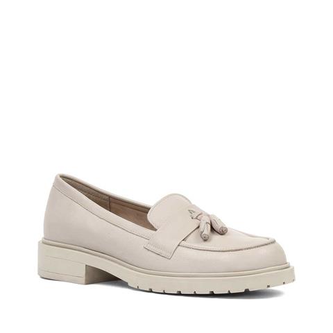 Kadın Bej Püsküllü Deri Loafer