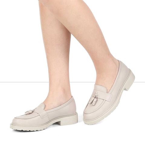 Kadın Bej Püsküllü Deri Loafer