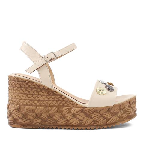 Kadın Bej Tokalı Dolgu Topuklu Deri Sandalet