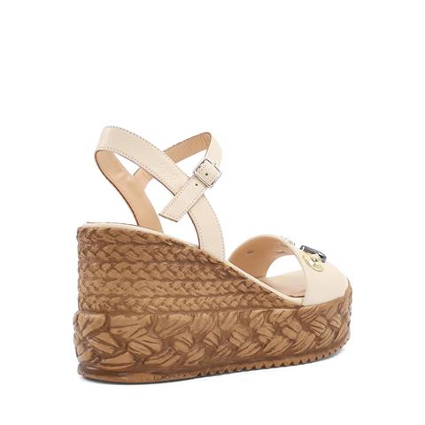 Kadın Bej Tokalı Dolgu Topuklu Deri Sandalet