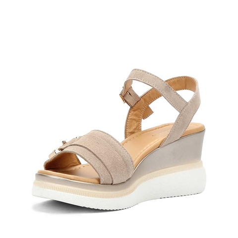 Kadın Bej Tokalı Dolgu Topuklu Süet Deri Sandalet