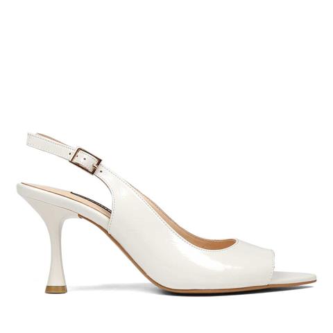 Kadın Bej Tokalı İnce Topuklu Rugan Deri Klasik Ayakkabı