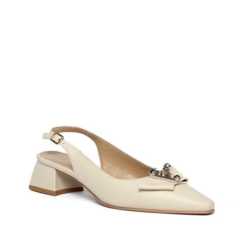 Kadın Bej Tokalı Kalın Topuklu Deri Klasik Ayakkabı