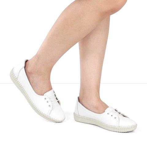 Kadın Beyaz Bağcıklı Deri Ayakkabı