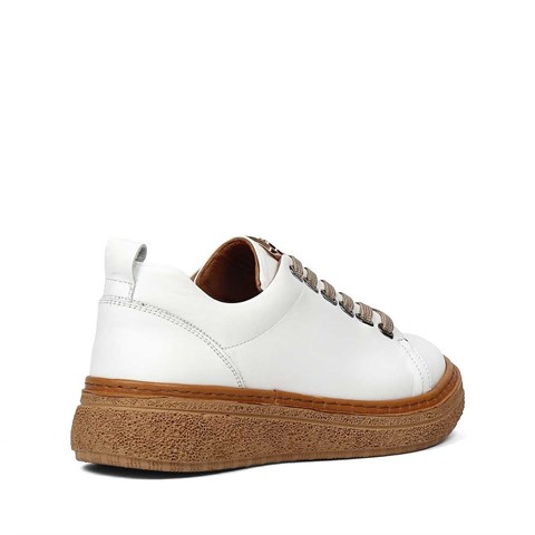 Kadın Beyaz Bağcıklı Kalın Tabanlı Deri Ayakkabı