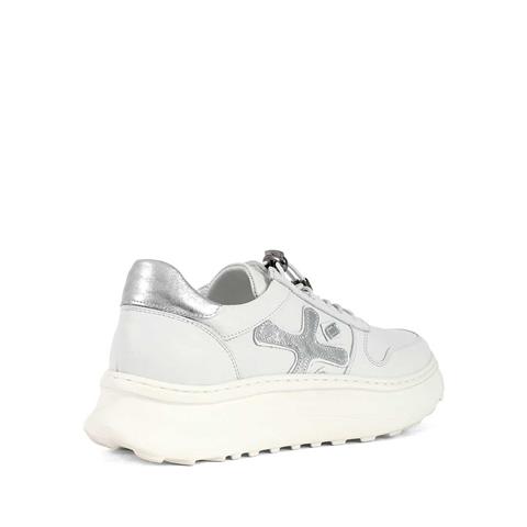 Kadın Beyaz Bağcıklı Kalın Tabanlı Deri Sneaker