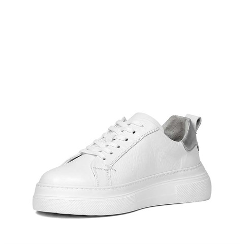 Kadın Beyaz Bağcıklı Kalın Tabanlı Deri Sneaker
