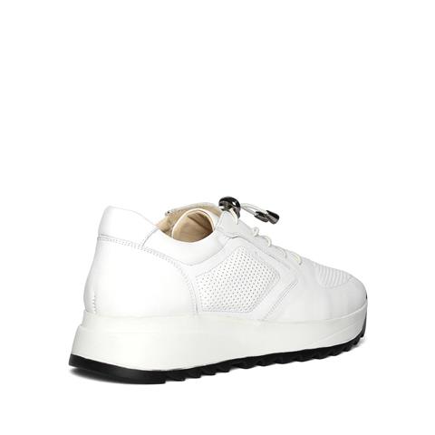 Kadın Beyaz Bağcıklı Kalın Tabanlı Deri Sneaker