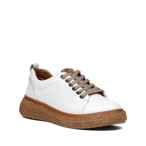 Kadın Beyaz Bağcıklı Kalın Tabanlı Deri Ayakkabı