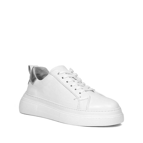 Kadın Beyaz Bağcıklı Kalın Tabanlı Deri Sneaker