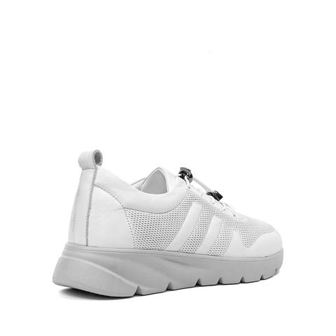 Kadın Beyaz Bağcıklı Kalın Tabanlı Deri Sneaker
