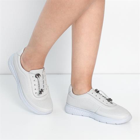 Kadın Beyaz Bağcıklı Kalın Tabanlı Deri Sneaker