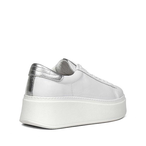 Kadın Beyaz Bağcıklı Kalın Tabanlı Deri Sneaker