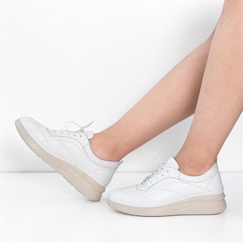 Kadın Beyaz Bağcıklı Kalın Tabanlı Deri Ayakkabı