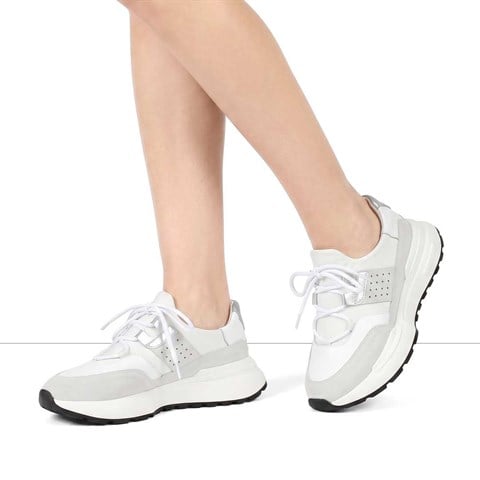 Kadın Beyaz Bağcıklı Kalın Tabanlı Süet Deri Sneaker