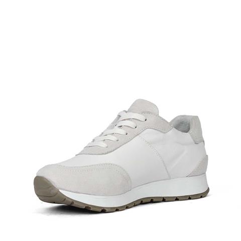 Kadın Beyaz Bağcıklı Kalın Tabanlı Süet Deri Sneaker