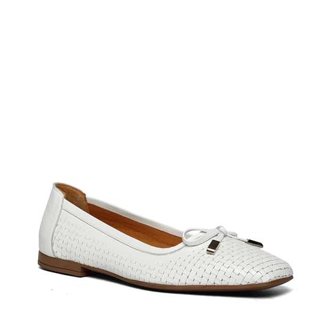 Kadın Beyaz Fiyonklu Deri Babet