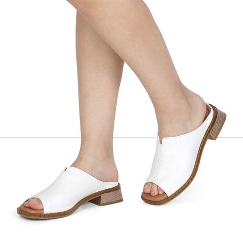 Kadın Beyaz Önü Açık Topuklu Deri Terlik