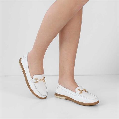 Kadın Beyaz Tokalı Deri Ayakkabı