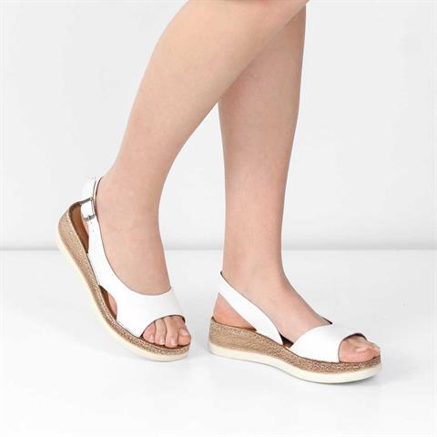 Kadın Beyaz Tokalı Dolgu Topuklu Deri Sandalet