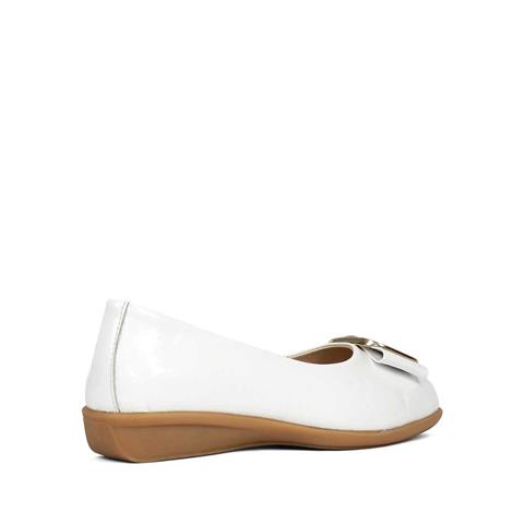 Kadın Beyaz Tokalı Rugan Deri Babet