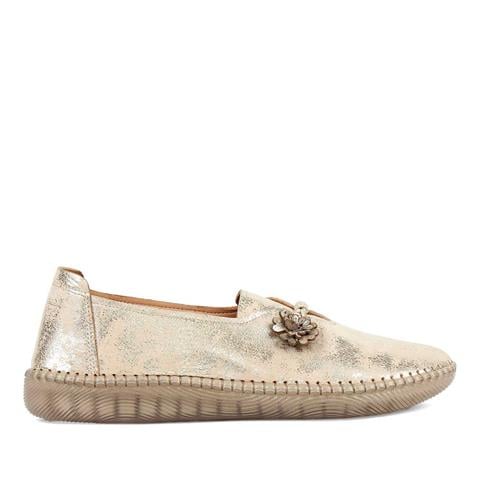 Kadın Dore Çiçek Detaylı Deri Ayakkabı