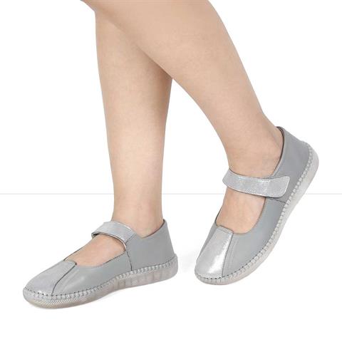 Kadın Gri Bantlı Önü Kapalı Deri Ayakkabı