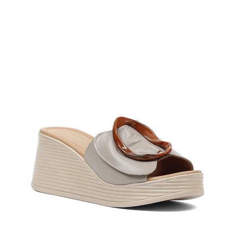 Kadın Gri Dolgu Topuklu Deri Terlik