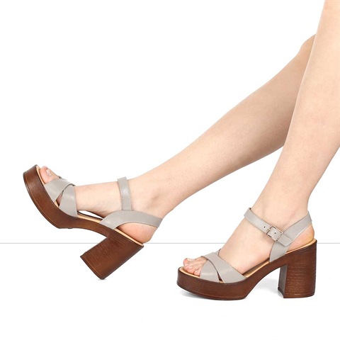 Kadın Gri Kalın Topuklu Deri Sandalet