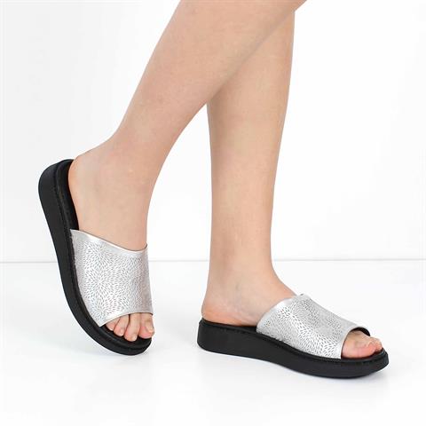 Kadın Gümüş Deri Terlik