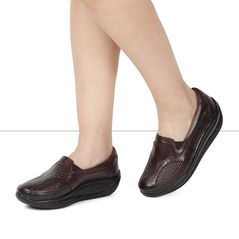 Kadın Kahverengi Dolgu Topuklu Deri Ayakkabı