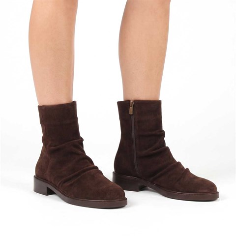 Kadın Kahverengi Fermuarlı Süet Deri Bot