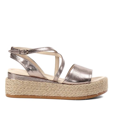 Kadın Platin Hasır Tabanlı Deri Sandalet