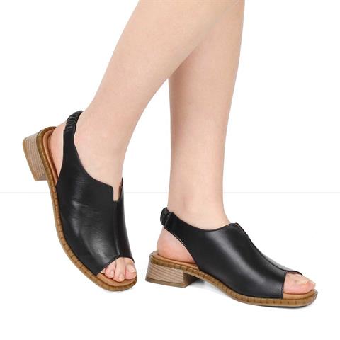 Kadın Siyah Arkası Lastikli Topuklu Deri Sandalet