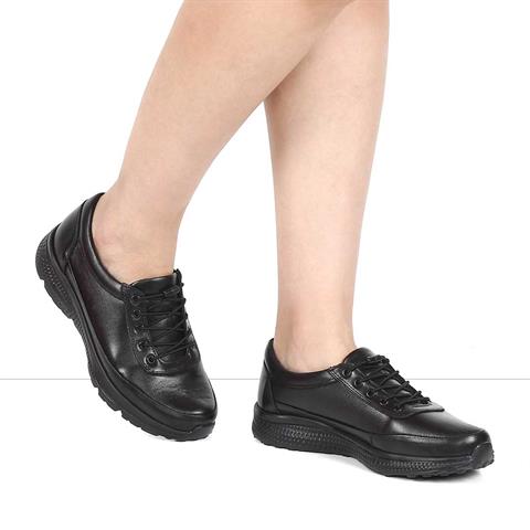 Kadın Siyah Bağcıklı Deri Ayakkabı