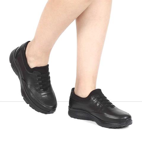 Kadın Siyah Bağcıklı Deri Ayakkabı