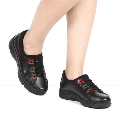 Kadın Siyah Bağcıklı Deri Ayakkabı