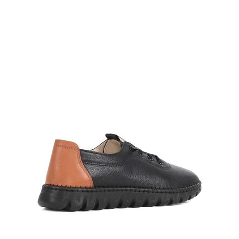 Kadın Siyah Bağcıklı Dikiş Detaylı Deri Ayakkabı