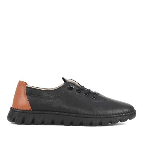 Kadın Siyah Bağcıklı Dikiş Detaylı Deri Ayakkabı