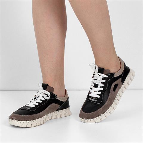Kadın Siyah Bağcıklı Dikiş Detaylı Süet Deri Sneaker