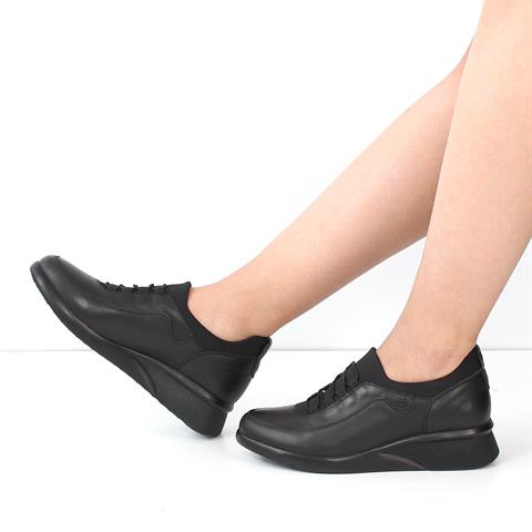 Kadın Siyah Bağcıklı Dolgu Topuklu Ayakkabı